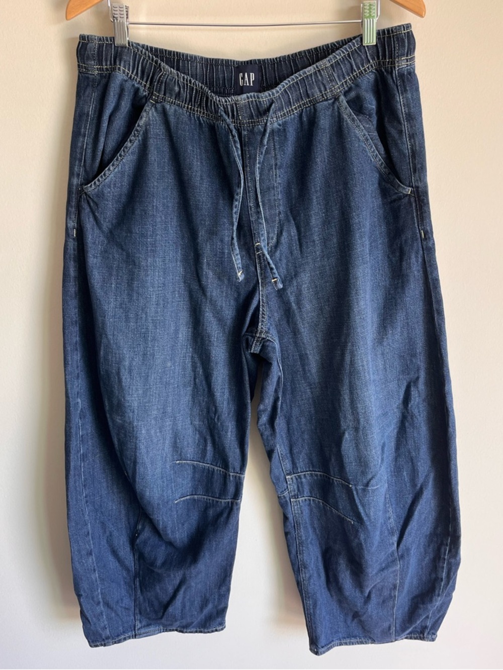 GAP Women’s Fast Horseshoe Jean Pants in Dark Indigo Barrel Style Size Large (L)